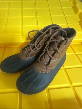 Kids Sperry Waterproof Lace-Up Duck Boots in Brown and Black